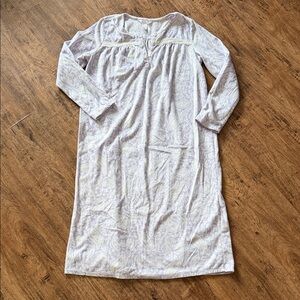 Long Sleeve Nightgown in Light Purple size small